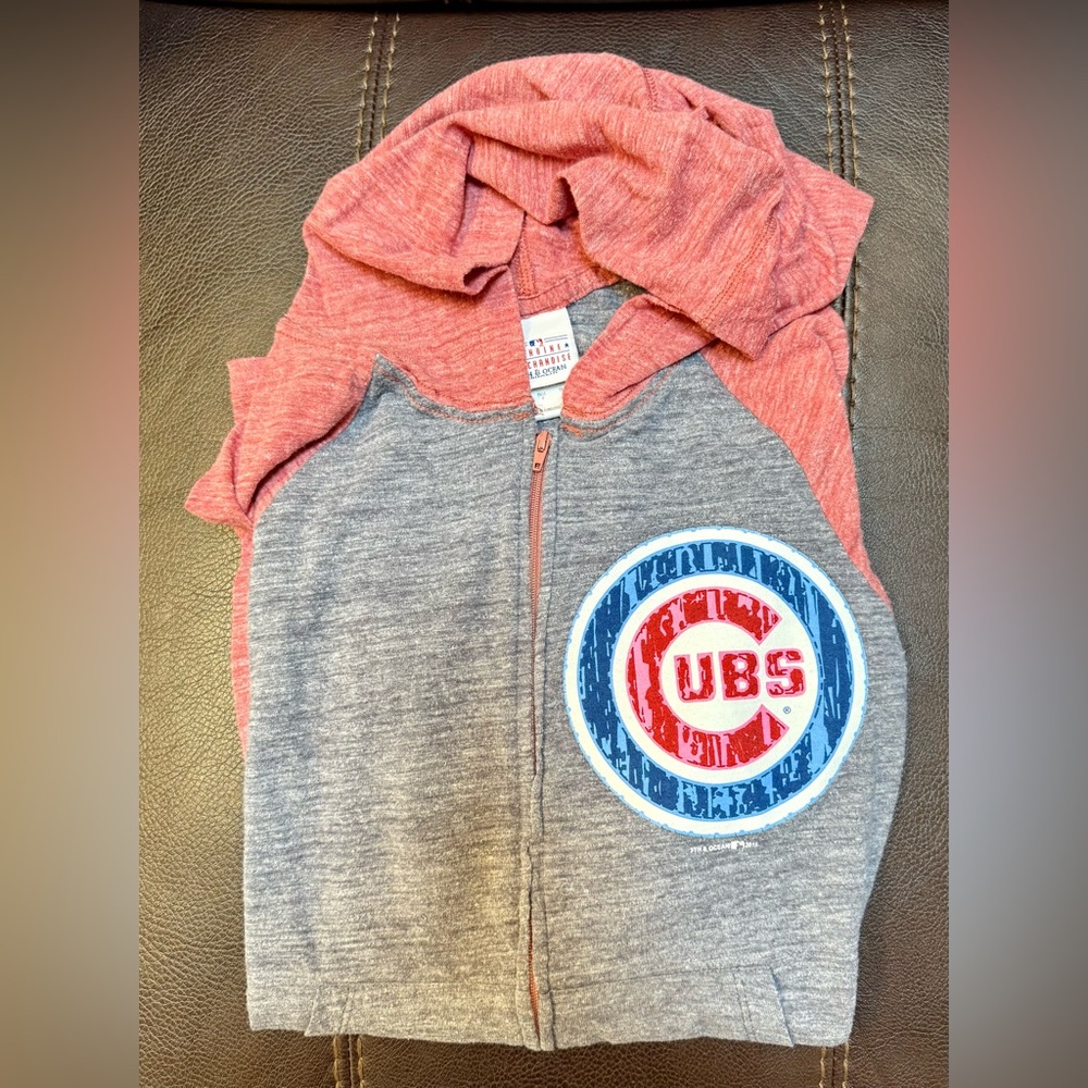 5th & Ocean Red and Gray Chicago Cubs Hoodie